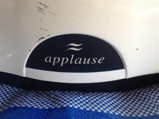 เครื่องเป่ามือลมร้อน แบบออโตเมติก ยี่ห้อ applause มือสองสภาพดี เครื่องเป่ามือลมร้อน แบบออโตเมติก ยี่ห้อ applause มือสองสภาพดี