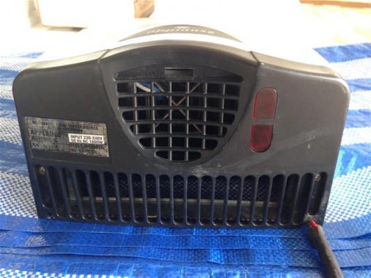 เครื่องเป่ามือลมร้อน แบบออโตเมติก ยี่ห้อ applause มือสองสภาพดี เครื่องเป่ามือลมร้อน แบบออโตเมติก ยี่ห้อ applause มือสองสภาพดี