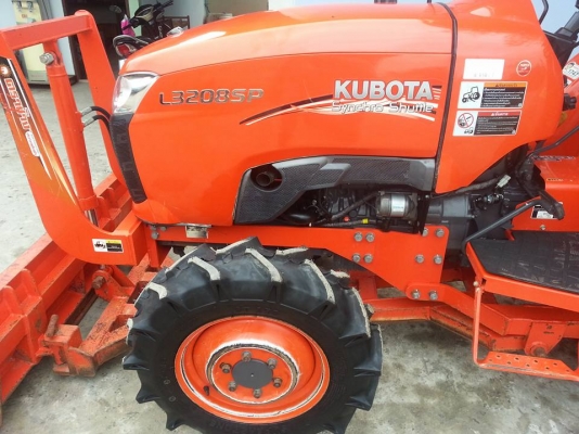 คูโบต้า L3208SP 4 WD รถเกรดA ใบมีดดันหน้าช้าง ผานหลังช้าง