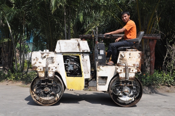 ขายรถบดBOMAG WB120AD 3ตัน สั่นสะเทือน สภาพเดิมๆจากญี่ปุ่นยังไม่เคยใช้ในไทย 165,000เท่านั้น