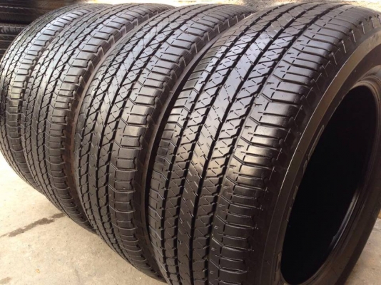 ยาง Bridgstone 265-60-18 ปี 15 ครบชุด 4 เส้น 8000  สภาพสวยๆไม่มีปะไม่บวมไม่กินข้าง ดอกยางเหลือเยอะเอาไปวิ่งกันใด้อีกยาวค่ะ