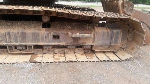 ขายด่วน CAT 320D สภาพสวยพร้อมลุยงาน เครื่องปั้มแรงดี รถสวยเดิมๆทั้งคัน1XXXX กว่าชั่วโมง โซ่ช่วงล่างสวย เอกสารใบแจ้งจำหน่าย เมโทร ภายในสวย