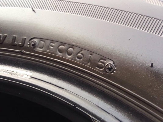 ยาง Bridgstone ep850 265-70-16 ปี 15 ครบชุด 4 เส้น 7500 สภาพสวยๆไม่บวมไม่กินข้าง ดอกยางเหลือเยอะเอาไปวิ่งกันใด้อีกยาวค่ะ ยาง Bridgstone ep850 265-70-16 ปี 15 ครบชุด 4 เส้น 7500 สภาพสวยๆไม่บวมไม่กินข้าง ดอกยางเหลือเยอะเอาไปวิ่งกันใด้อีกยาวค่ะ