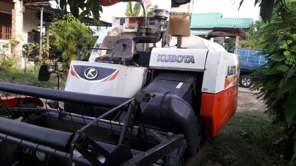 รถเกี่ยวข้าว  70 g   ปี 55