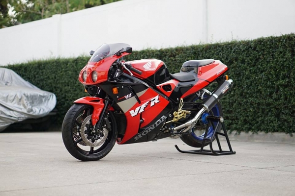 วุฒิ นนบุรี ขาย VFR NC30 เฟริ่งเดิมสวยๆทะเบียนแท้ๆร้อมโอนรถพร้อมออกทริป