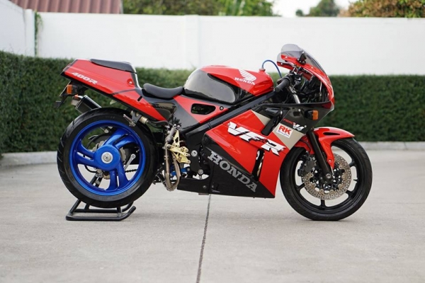 วุฒิ นนบุรี ขาย VFR NC30 เฟริ่งเดิมสวยๆทะเบียนแท้ๆร้อมโอนรถพร้อมออกทริป