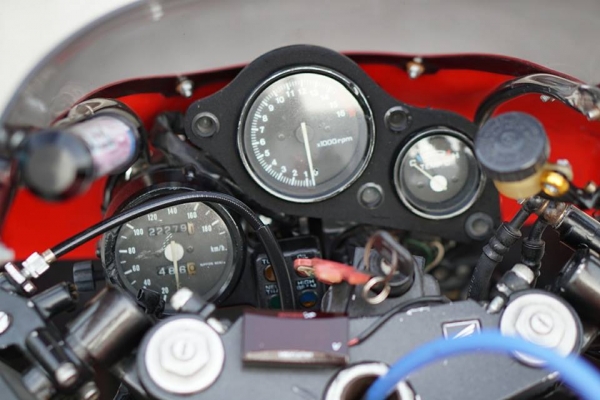 วุฒิ นนบุรี ขาย VFR NC30 เฟริ่งเดิมสวยๆทะเบียนแท้ๆร้อมโอนรถพร้อมออกทริป