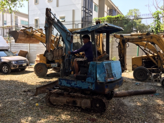 ขาย รถแบคโฮ kubota ราคา 75,000 บาท ขาย รถแบคโฮ kubota ราคา 75,000 บาท