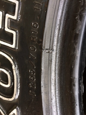 ยาง yokohama at 265/70/16 ปี 14-15 ยาง yokohama at 265/70/16 ปี 14-15