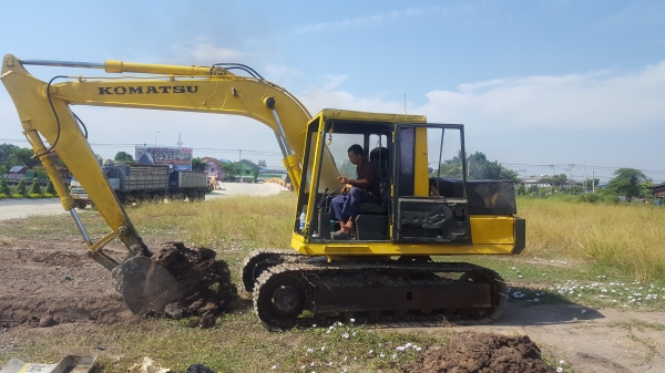 ขายคู่pc100-3 พร้อมแทคเตอร์ดี2-3 ต่อรองกับเจ้าของ0873380927  อู๋