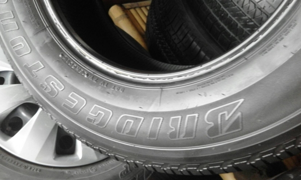 265/65R17   BRIDGESTONE DUELER H/T 684   ชุด 4 เส้น  tel. 081-427-3941