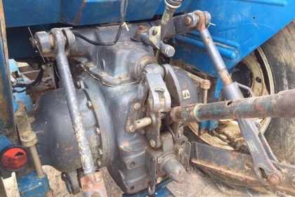 ขายรถไถ NEW HOLLAND รุ่น 6640 เพลาเดียว ขายรถไถ NEW HOLLAND รุ่น 6640 เพลาเดียว