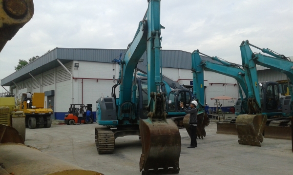 ขายรถแบคโคมือสอง ขายรถแบคโคมือสอง