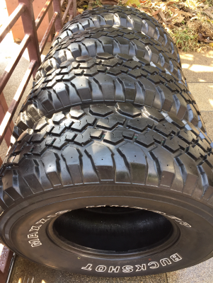 ยาง Mud Maxxis 32 11.5 R15 ดอกเยอะ พร้อมใช้งาน ราคาไม่แพง