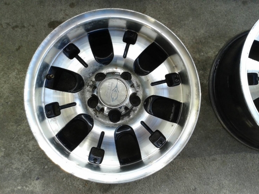 ขอบ15นิ้ว5รู114 กว้าง7.5นิ้ว ชุดนี้ ราคา 5900 บาท ขอบ15นิ้ว5รู114 กว้าง7.5นิ้ว ชุดนี้ ราคา 5900 บาท