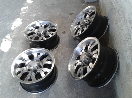 ขอบ15นิ้ว5รู114 กว้าง7.5นิ้ว ชุดนี้ ราคา 5900 บาท ขอบ15นิ้ว5รู114 กว้าง7.5นิ้ว ชุดนี้ ราคา 5900 บาท