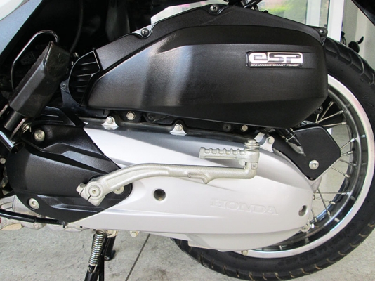 (โอนฟรี) ขาย Honda Click 125I ไมล์แท้ 7903 กม รถหัวฉีดประหยัดน้ำมัน ที่เก็บของใต้เบาะขนาดใหญ่  สภาพสวย สีขาว ดำ