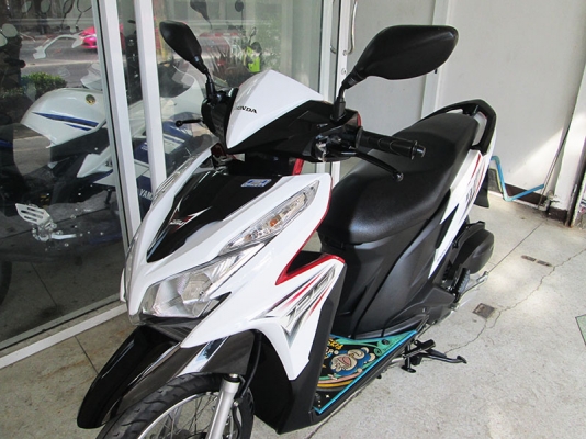 (โอนฟรี) ขาย Honda Click 125I ไมล์แท้ 7903 กม รถหัวฉีดประหยัดน้ำมัน ที่เก็บของใต้เบาะขนาดใหญ่  สภาพสวย สีขาว ดำ
