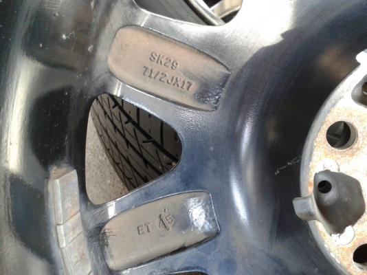 ขอบ17นิ้ว5รู114 พร้อมยาง ชุดนี้ ราคา 7400 บาท