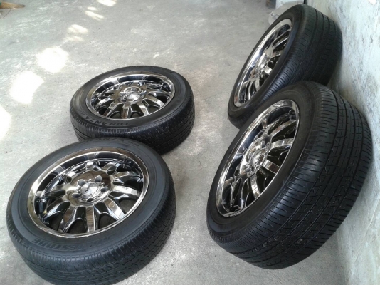 ขอบ17นิ้ว5รู114 พร้อมยาง ชุดนี้ ราคา 7400 บาท