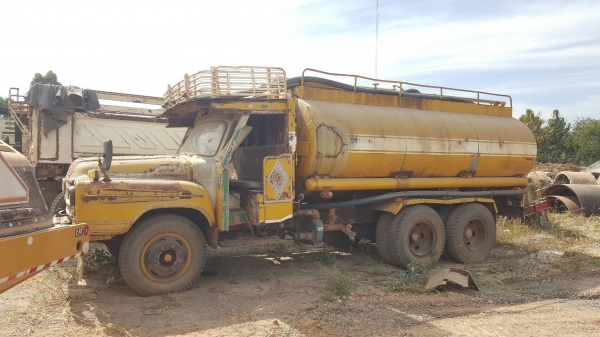 ขาย รถบรรทุกน้ำ ขนาด 13,000 ลิตร 10 ล้อ หัวยาว 2 เพลา ช่วงล่าง ROCKY 175 เครื่อง EH700 168 แรงม้า พวงมาลัยพาวเวอร์ ทะเบียนครบพร้อมโอนครับ ขาย รถบรรทุกน้ำ ขนาด 13,000 ลิตร 10 ล้อ หัวยาว 2 เพลา ช่วงล่าง ROCKY 175 เครื่อง EH700 168 แรงม้า พวงมาลัยพาวเวอร์ ทะเบียนครบพร้อมโอนครับ