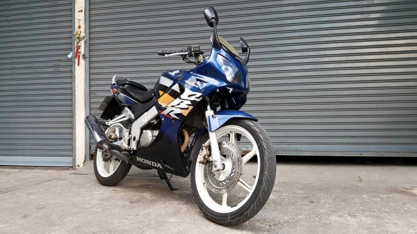 HONDA CBR 150R ตัว TOP ล้อแม็กแท้ศูนย์ สตาร์ทมือ มือแรก ฟรีค่าโอน