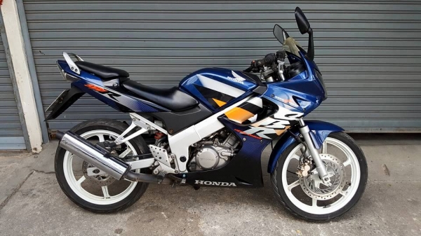 HONDA CBR 150R ตัว TOP ล้อแม็กแท้ศูนย์ สตาร์ทมือ มือแรก ฟรีค่าโอน