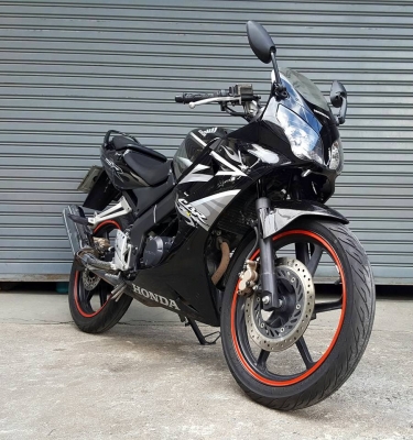 HONDA CBR 150R รุ่นสุดท้าย TOP ล้อแม็กแท้ศูนย์ สตาร์ทมือ ลายไฟ ไมล์เหลือง