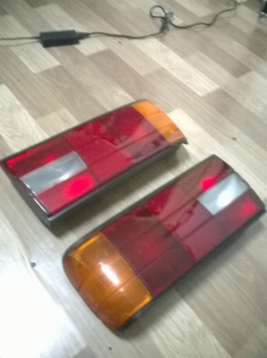 ขายไฟท้ายแท้ e30 ไฟ3ชัั้น สภาพok ราคา2300 โทร0924462525โส กทม