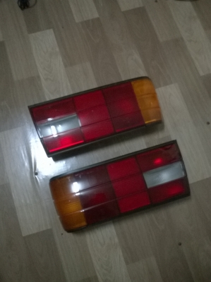 ขายไฟท้ายแท้ e30 ไฟ3ชัั้น สภาพok ราคา2300 โทร0924462525โส กทม