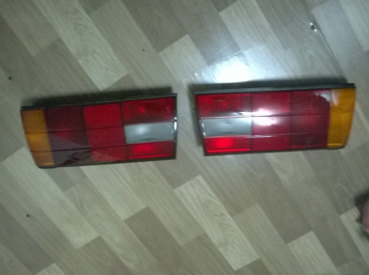 ขายไฟท้ายแท้ e30 ไฟ3ชัั้น สภาพok ราคา2300 โทร0924462525โส กทม