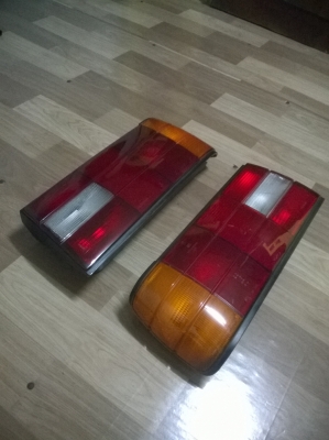 ขายไฟท้ายแท้ e30 ไฟ3ชัั้น สภาพok ราคา2300 โทร0924462525โส กทม