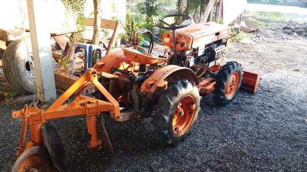 รถไถคูโบต้าB6000 ใบมีด ผานไถครบ 4x4 พร้อมใช้งาน