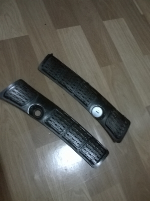 ขายแผงจิ้งหรีด e30 สภาพokไม่แตกหัก1คู่ ราคา500 โทร0924462525โส กทม