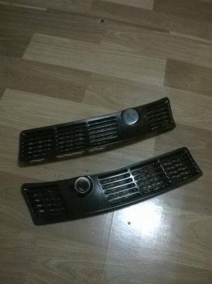 ขายแผงจิ้งหรีด e30 สภาพokไม่แตกหัก1คู่ ราคา500 โทร0924462525โส กทม