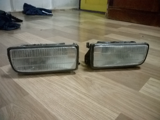 ขายสปอร์ตไลท์หน้าE36แท้made in germany  สภาพok1คู่ราคา1500 โทร0924462525โส กทม
