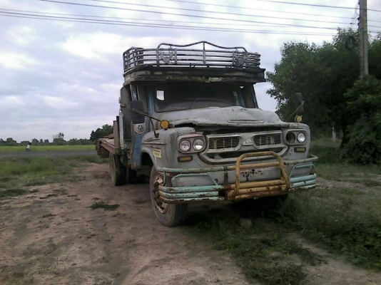 สิบล้อหน้ายาว  6BD  165   แรง  ขื้นแบคโฮสบาย  พร้อมใช้งาน  ไม่มี  (  เล่มทะเบียน  )     ราบา ฯ  137000  บาท  วันทูคอล 0986683479 dtac 0991751349 สิทธิ์ คับ