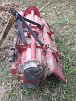 255000บาท ครับ L3608 รถไร่สวยๆครับ แถมอุปกรณ์3อย่าง ผานหลัง+ดันหน้า+โรตารี่ เครื่องเกียร์ดีมากครับยางใหม่ๆ4เส้น