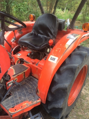 255000บาท ครับ L3608 รถไร่สวยๆครับ แถมอุปกรณ์3อย่าง ผานหลัง+ดันหน้า+โรตารี่ เครื่องเกียร์ดีมากครับยางใหม่ๆ4เส้น