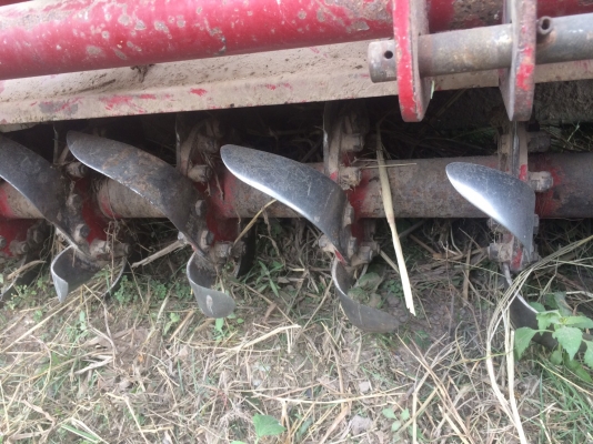 255000บาท ครับ L3608 รถไร่สวยๆครับ แถมอุปกรณ์3อย่าง ผานหลัง+ดันหน้า+โรตารี่ เครื่องเกียร์ดีมากครับยางใหม่ๆ4เส้น