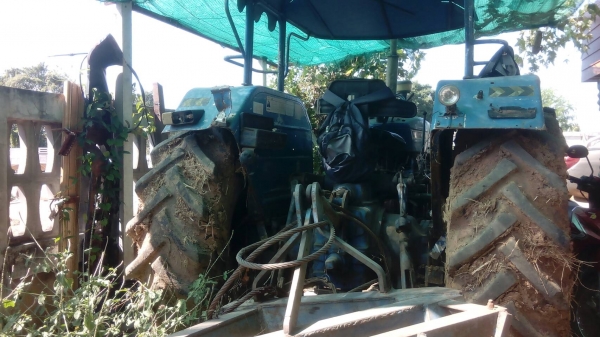 ขายรถไถฟอร์ด 6610 อุปกรณ์ ใบดัน ผาน7 สภาพดี ราคา 280,000บ. สนใจติดต่อ 0835601591 หรือ 0903494058