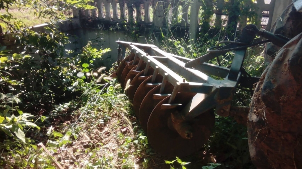 ขายรถไถฟอร์ด 6610 อุปกรณ์ ใบดัน ผาน7 สภาพดี ราคา 280,000บ. สนใจติดต่อ 0835601591 หรือ 0903494058