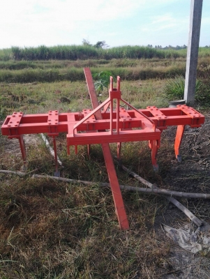 ขายขาขูดหญ้าในร่องอ้อยพร้อมโคลง