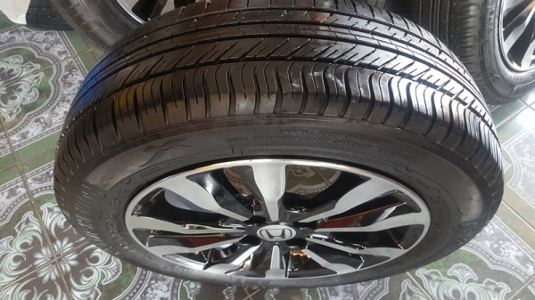 ขายล้อHONDA City 15 หน้าเงาดำ ยางปี 14 4 ล้อ