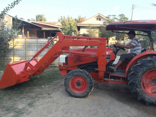 ขายตักบุ้งกี๋รถไถ Kubota ใส่รถรุ่น L3608,L4508,L4708 ได้ครับ