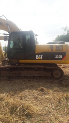 แบคโฮ CAT320D คอมมอลเรล กระบอกดำ ญี่ปุ่น ใช้งาน 2,800 ชั่วโมง ปี 57 ซื้อมือหนึ่งจากเมโทรแคท  ขายทั้งดาวน์หรือเงินสด