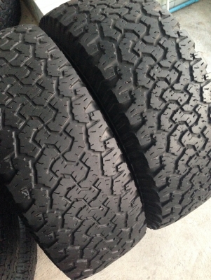 BF 265 70 r16 คละปี 1คู่ ไว้เป็นยางอะไหล่ T.061-9030026 ส่งต่างจังหวัดได้ครับ BF 265 70 r16 คละปี 1คู่ ไว้เป็นยางอะไหล่ T.061-9030026 ส่งต่างจังหวัดได้ครับ