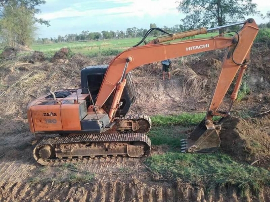ขาย 625,000 Hitachi เก่านอก 2 ปี  EX120-2 ไฟฟ้าครบ แอร์เย็น  เครื่องดี ปั่มดี โช่หนา เอกสารเล่มทะเบียน รถอยู่ จ.นครปฐม 090-772-3710 090-772-3708