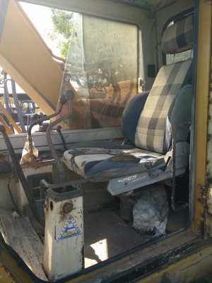 รถขุด CAT60-3 เก่าไทยขายตามสภาพ รถยังทำงานได้ปกติ แต่มีรั่วซึมบ้าง รถขุด CAT60-3 เก่าไทยขายตามสภาพ รถยังทำงานได้ปกติ แต่มีรั่วซึมบ้าง