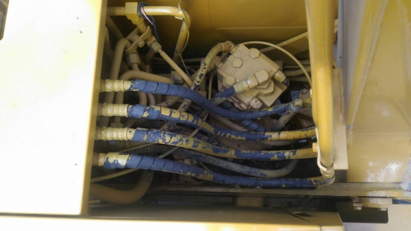 ขายKOMATSU  PC60-5  รถสวย..เครื่องปั๊มดี  ไฟฟ้าเต็ม  เอวแน่น..สภาพดี พร้อมใช้..เอกสารครบ..โทร..089-3818694  ดวงนภา